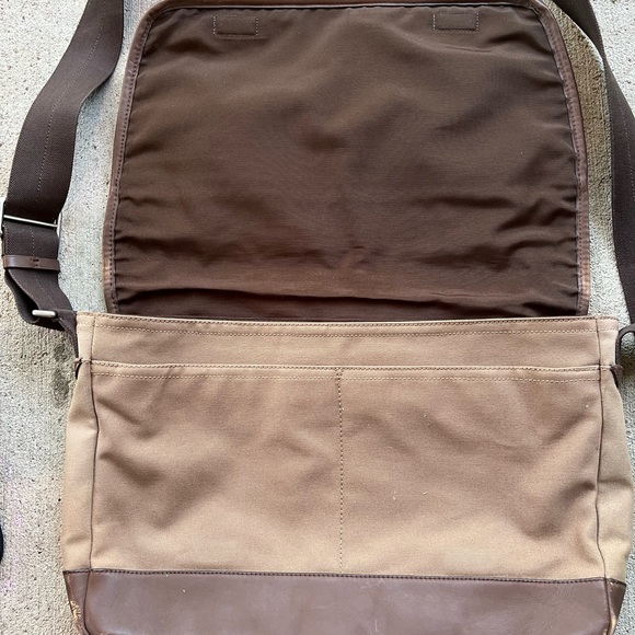 coach messenger bag M1271-F70829. Brown color - Picture 6 of 16